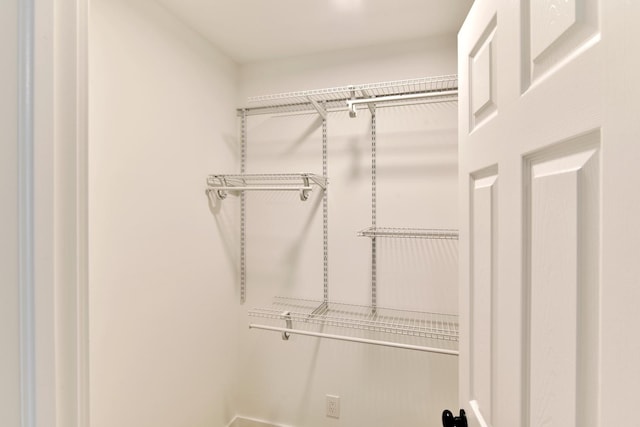 1400 N Elmhurst Rd Unit 310, Mount Prospect, IL 60056 - view of walk in closet
