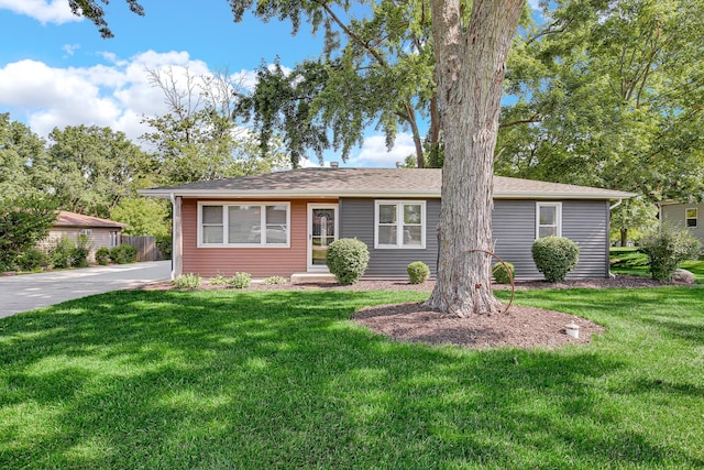 717 Bittersweet Ln, New Lenox, IL 60451 - ranch-style home featuring a front lawn