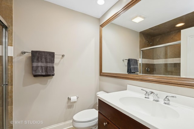 1310 Gavin Ct, Lake Forest, IL 60045 - bathroom featuring vanity, a tile shower, and recessed lighting
