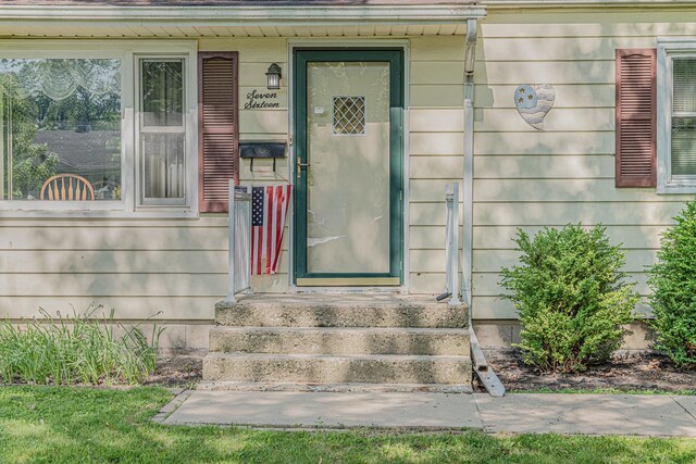 716 Kirkwood Ave, Winthrop Harbor, IL 60096 - view of exterior entry
