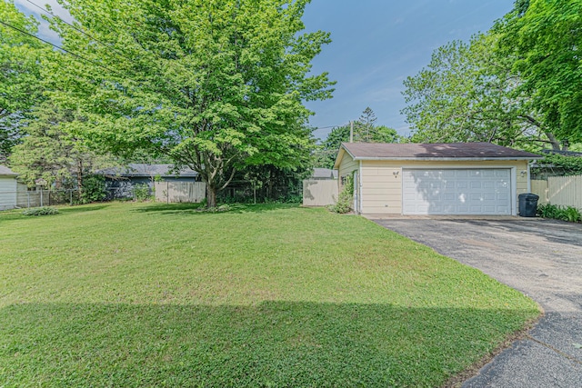 716 Kirkwood Ave, Winthrop Harbor, IL 60096 - view of yard featuring a garage