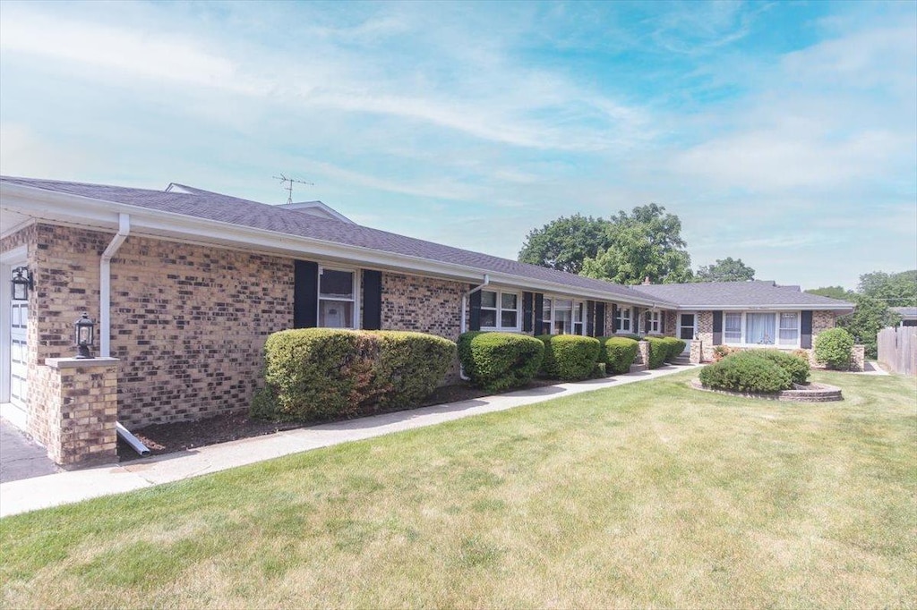 1402 S Linneman Rd S, Mount Prospect, IL 60056 - photo 1
