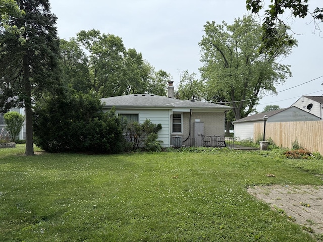 616 E Prairie Ave, Des Plaines, IL 60016 - view of yard