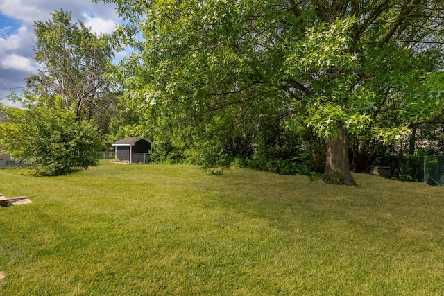 22904 Valley Dr, Richton Park, IL 60471 - view of yard with an outdoor structure