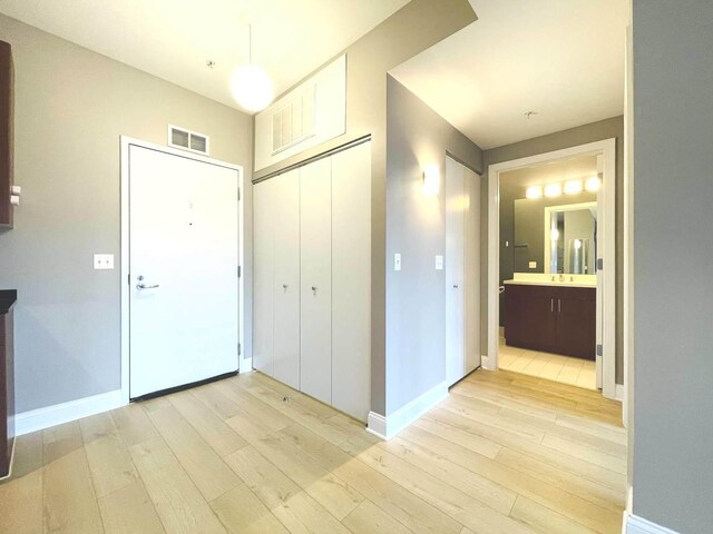 565 W Quincy St Unit 1008, Chicago, IL 60661 - photo 2