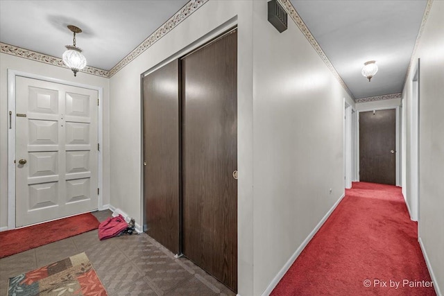 442 Kings Way, Mundelein, IL 60060 - hall featuring baseboards