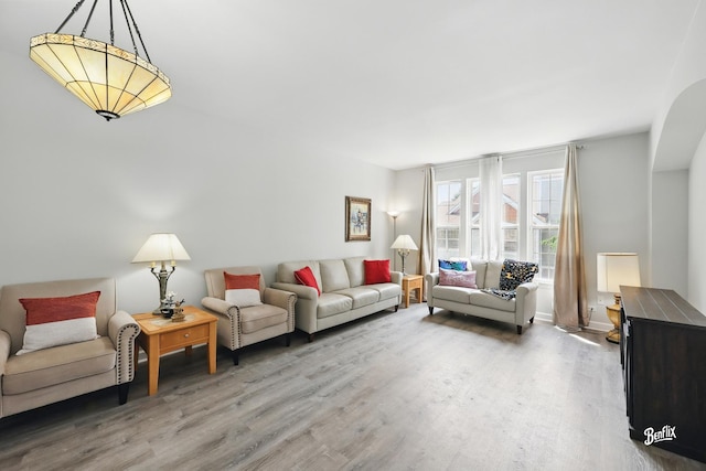 1272 Georgetown Way, Vernon Hills, IL 60061 - living area with wood finished floors and baseboards