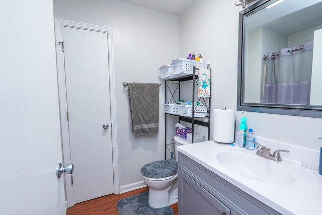 400-02 S Washington St, Braidwood, IL 60408 - full bath with wood finished floors and vanity