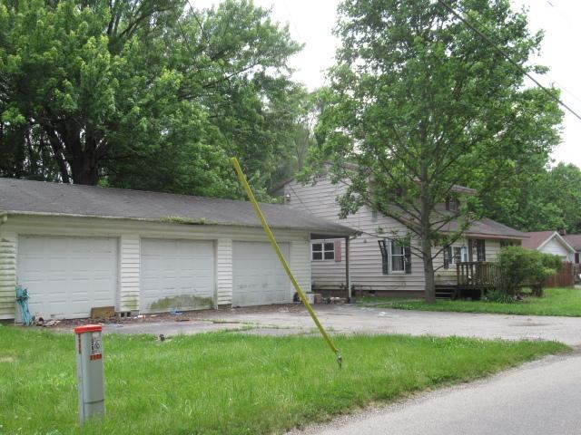 2238 Oakwood Ave, Danville, IL 61832 - view of front of property featuring an outdoor structure and a garage
