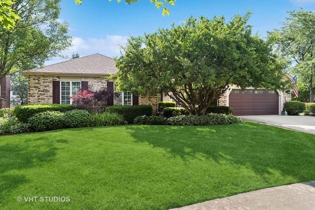 1209 Lisa Cir, Libertyville, IL 60048 - photo 1