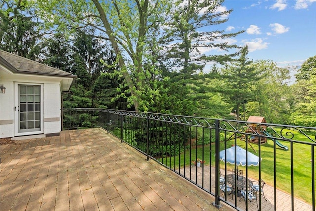 1111 Seneca Rd, Wilmette, IL 60091 - wooden terrace with a lawn