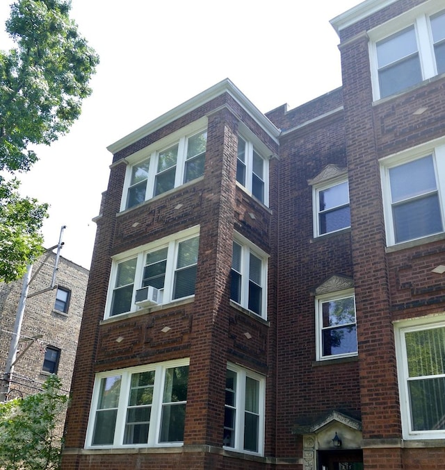 1961 W Winona Ave Unit 3, Chicago, IL 60640 - view of property featuring cooling unit