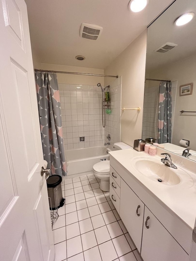 10 Chestnut Ct E, Buffalo Grove, IL 60089 - full bath featuring tile patterned floors, vanity, shower / bath combo with shower curtain, and recessed lighting