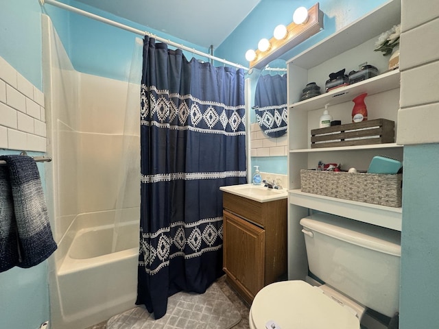 901 N Knox St, Princeton, IL 61356 - bathroom featuring shower / bath combo with shower curtain and vanity