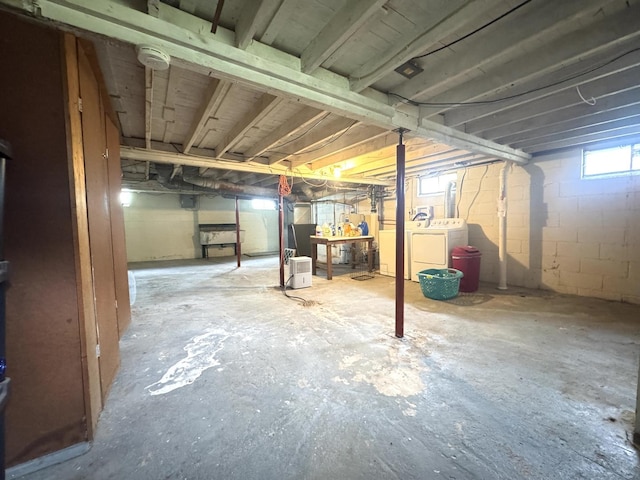 901 N Knox St, Princeton, IL 61356 - below grade area featuring washing machine and dryer