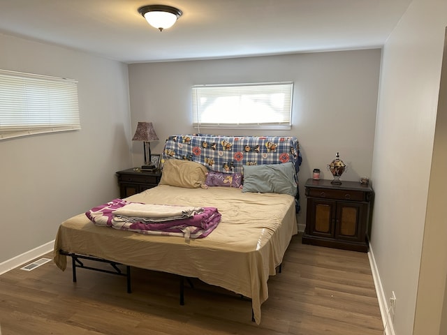 700 Cumberland St, Hoffman Estates, IL 60194 - bedroom featuring wood finished floors