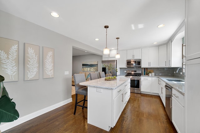 313 Sutcliffe Cir, Vernon Hills, IL 60061 - photo 7