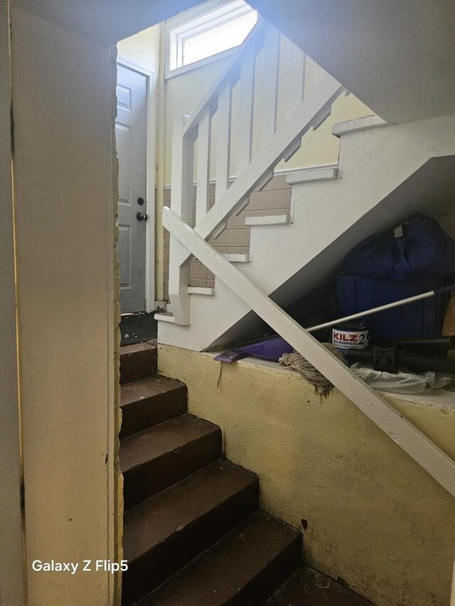 5006 W Crystal St, Chicago, IL 60651 - view of stairs