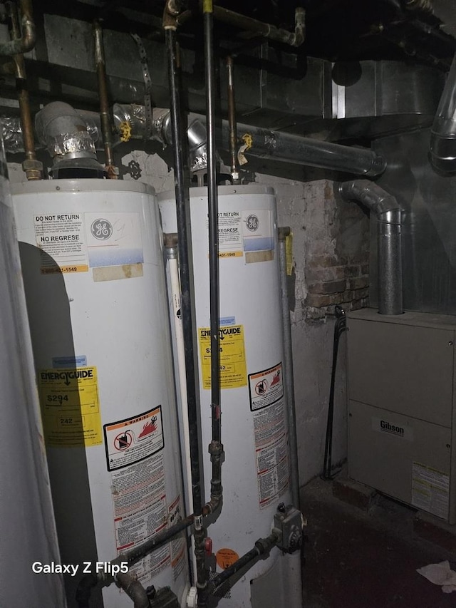 5006 W Crystal St, Chicago, IL 60651 - utilities featuring gas water heater