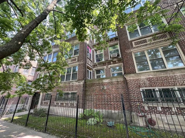 1059 E Hyde Park Blvd Unit 1, Chicago, IL 60615 - view of building exterior