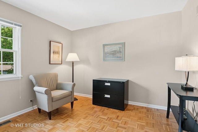 566 Northampton Cir, Elk Grove Village, IL 60007 - living area featuring baseboards