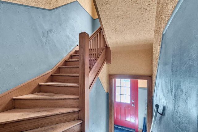 1027 N Harlem Ave, Oak Park, IL 60302 - staircase featuring a textured wall