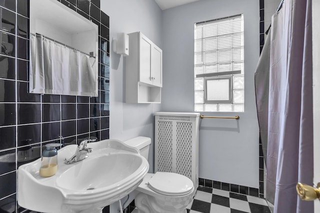 1027 N Harlem Ave, Oak Park, IL 60302 - full bath featuring radiator, tile patterned floors, and a shower with curtain