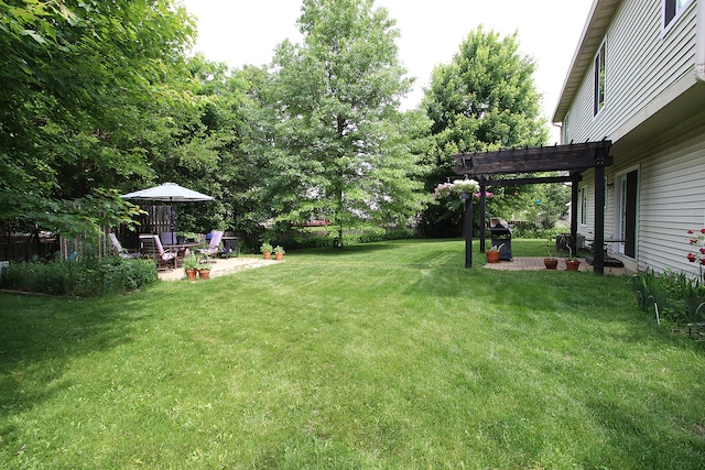 2799 Squaw Valley Trl, Aurora, IL 60503 - view of grassy yard featuring a patio and a pergola