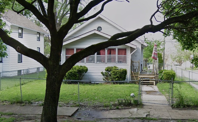 1319 Fairview Ave, Rockford, IL 61101 - view of front of property featuring a gate and a fenced front yard