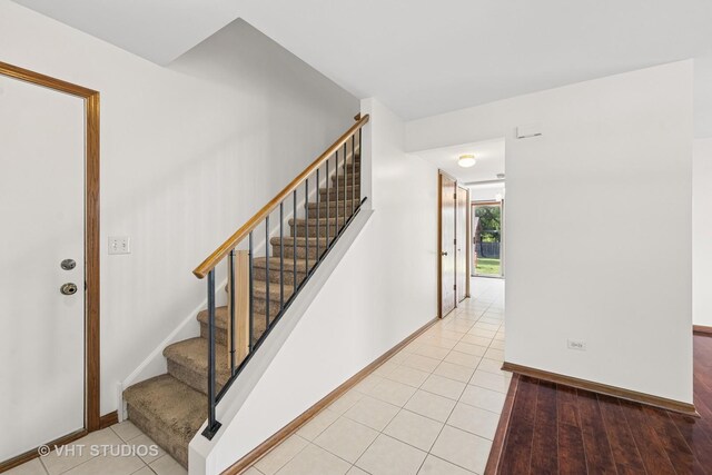 2664 Stuart Kaplan Dr, Aurora, IL 60503 - full bathroom featuring shower / tub combo and vanity