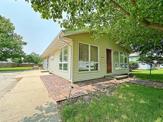 614 Powell St, Streator, IL 61364 - photo 1