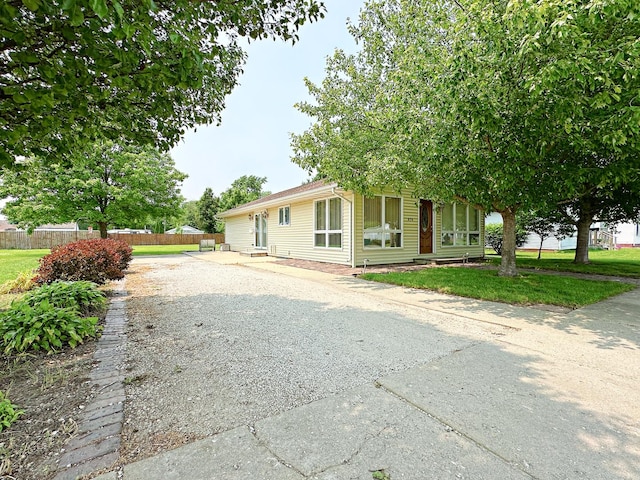 614 Powell St, Streator, IL 61364 - photo 23