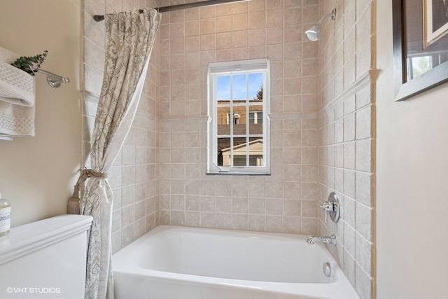 2642 Prairie Ave Unit 2, Evanston, IL 60201 - bathroom featuring shower / bath combination with curtain and plenty of natural light