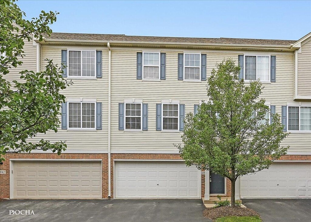 1944 Indian Hill Ln, Aurora, IL 60503 - photo 1