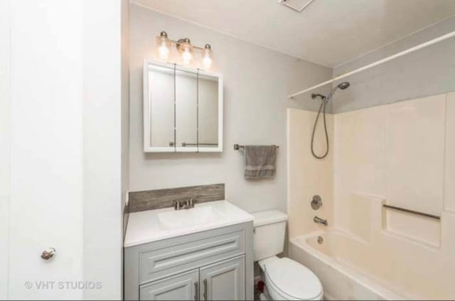 633 Virginia Rd Unit 214, Crystal Lake, IL 60014 - bathroom with vanity and bathing tub / shower combination