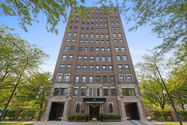 5510 N Sheridan Rd Unit 17A, Chicago, IL 60640 - view of building exterior