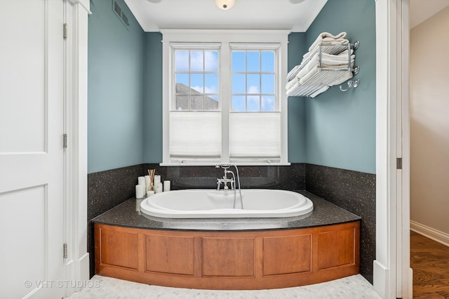 625 Park Ave, Wilmette, IL 60091 - full bathroom featuring a bath