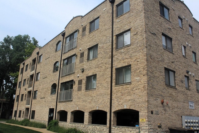 7335 Oakwood Ave Unit 4F, Lyons, IL 60534 - view of apartment building / complex