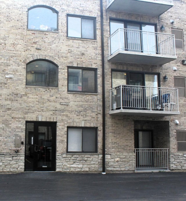 7335 Oakwood Ave Unit 4F, Lyons, IL 60534 - view of building exterior
