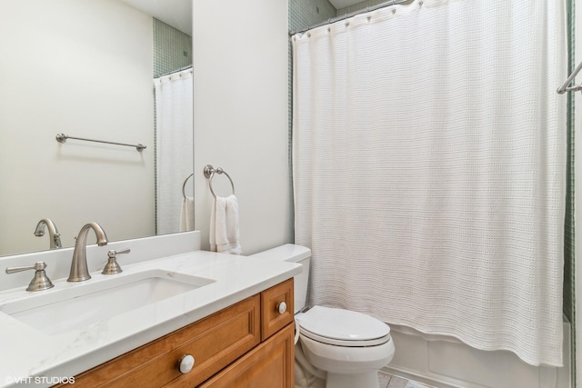3019 W Cornelia Ave, Chicago, IL 60618 - full bath with vanity and shower / bath combination with curtain