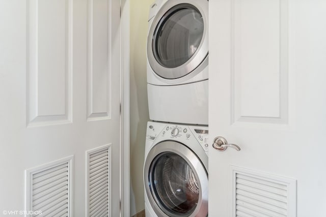 3019 W Cornelia Ave, Chicago, IL 60618 - laundry room with stacked washer and clothes dryer