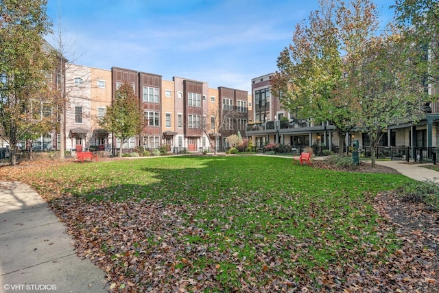 3019 W Cornelia Ave, Chicago, IL 60618 - view of community featuring a yard