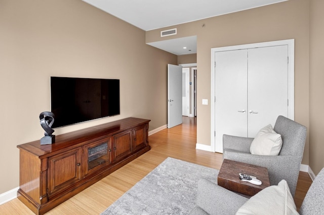 340 E Randolph St Unit 5504, Chicago, IL 60601 - living room with light wood-type flooring and baseboards
