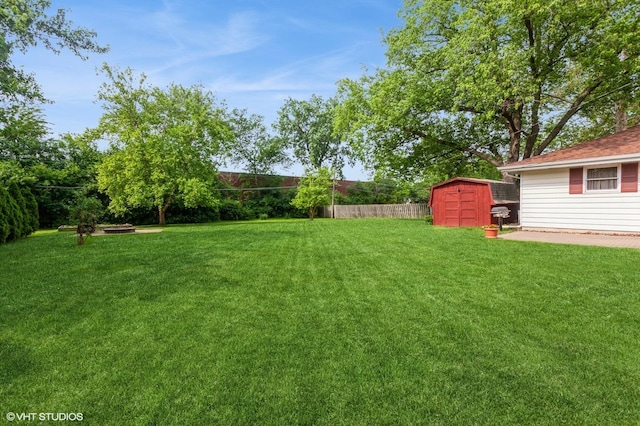 25W251 Highview Dr, Naperville, IL 60563 - view of yard featuring a shed