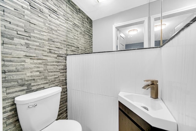 17804 Pebblewood Ln, Hazel Crest, IL 60429 - half bathroom featuring toilet and vanity