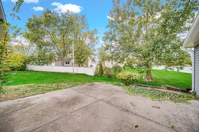 17804 Pebblewood Ln, Hazel Crest, IL 60429 - view of yard featuring a patio
