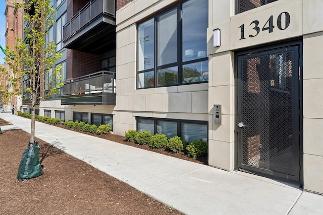 1340 W Chestnut St Unit 204, Chicago, IL 60642 - photo 2