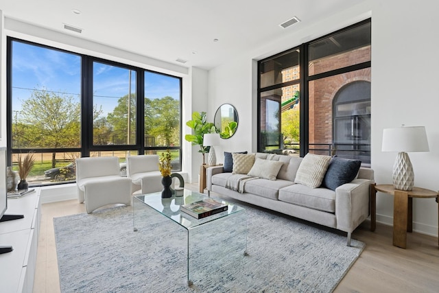 1340 W Chestnut St Unit 204, Chicago, IL 60642 - photo 3