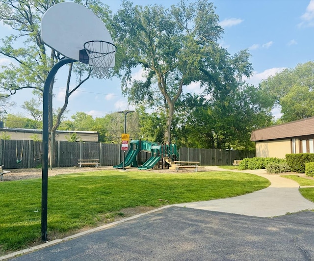 325 Shadowbend Dr, Wheeling, IL 60090 - view of communal playground