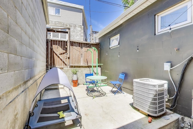 2150 W Coulter St, Chicago, IL 60608 - view of patio